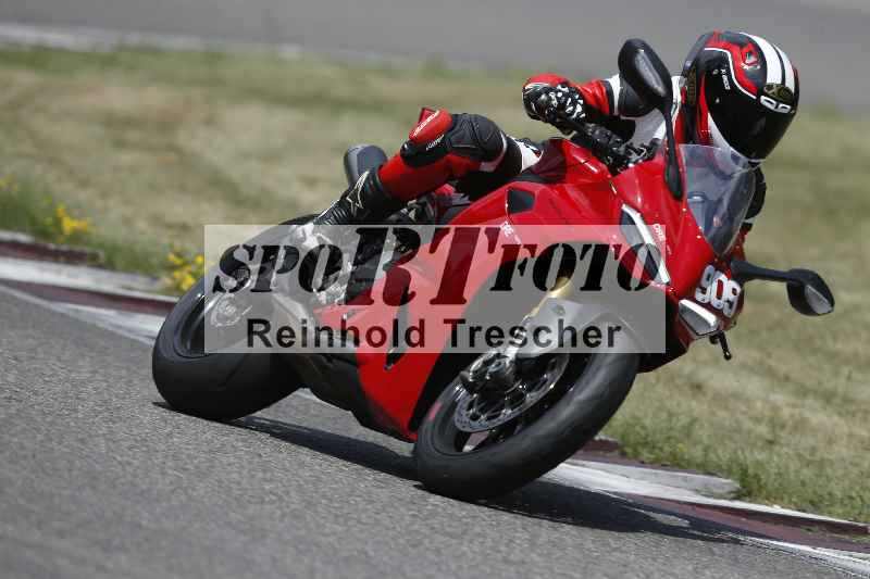 /21 17.06.2026  Ducati Schweiz Track Warmup ADR/Gruppe blau/909